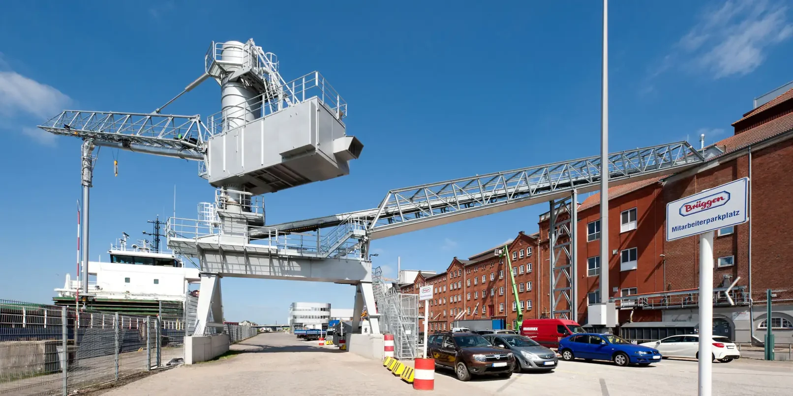 groepper architekten referenz industriebau 07 brueggen schiffsloeschanlage kran