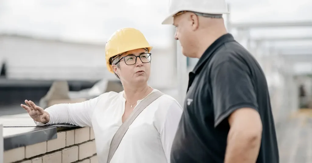 groepper architekten beitragsbild baubetreuung gespraech