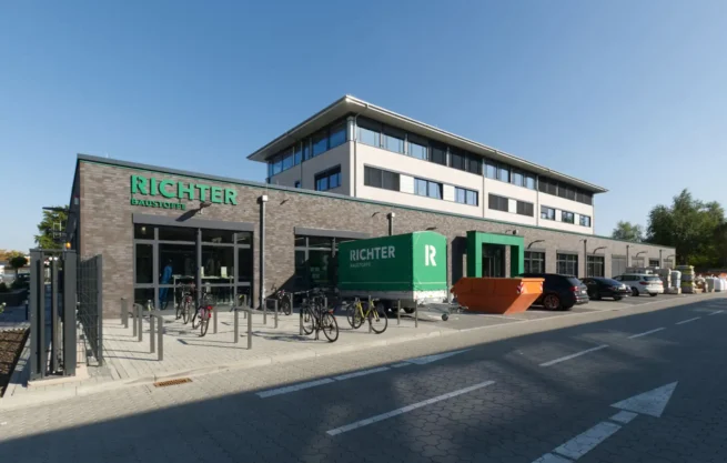 groepper architekten referenz gewerbebau 01 richter baustoffhandel zentralverwaltung aussen