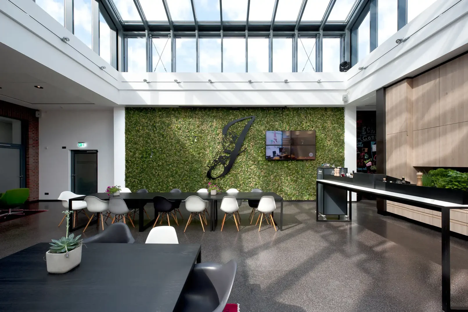 groepper architekten referenz gewerbebau 02 konditorei junge verwaltung atrium