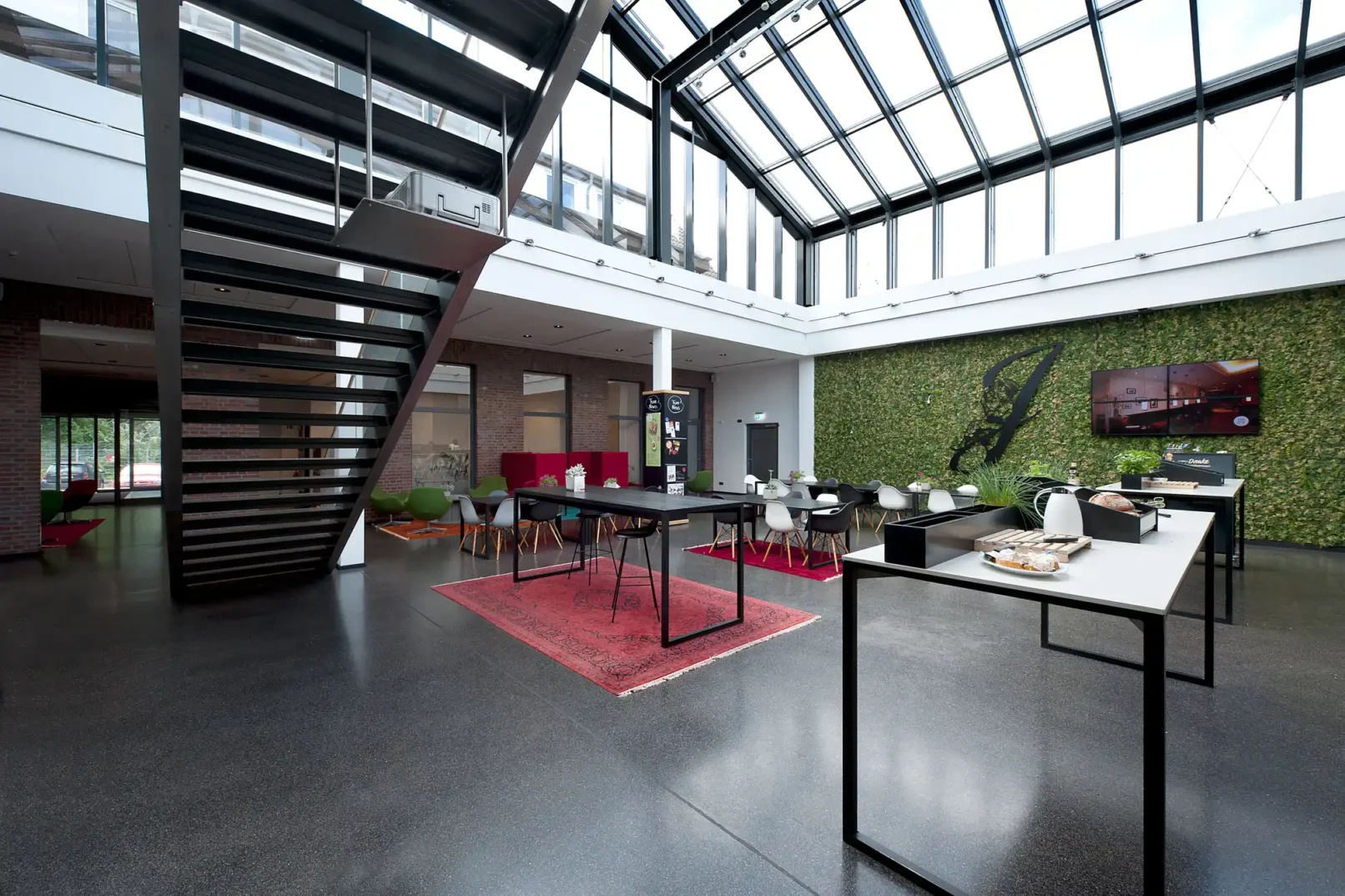 groepper architekten referenz gewerbebau 04 konditorei junge verwaltung atrium