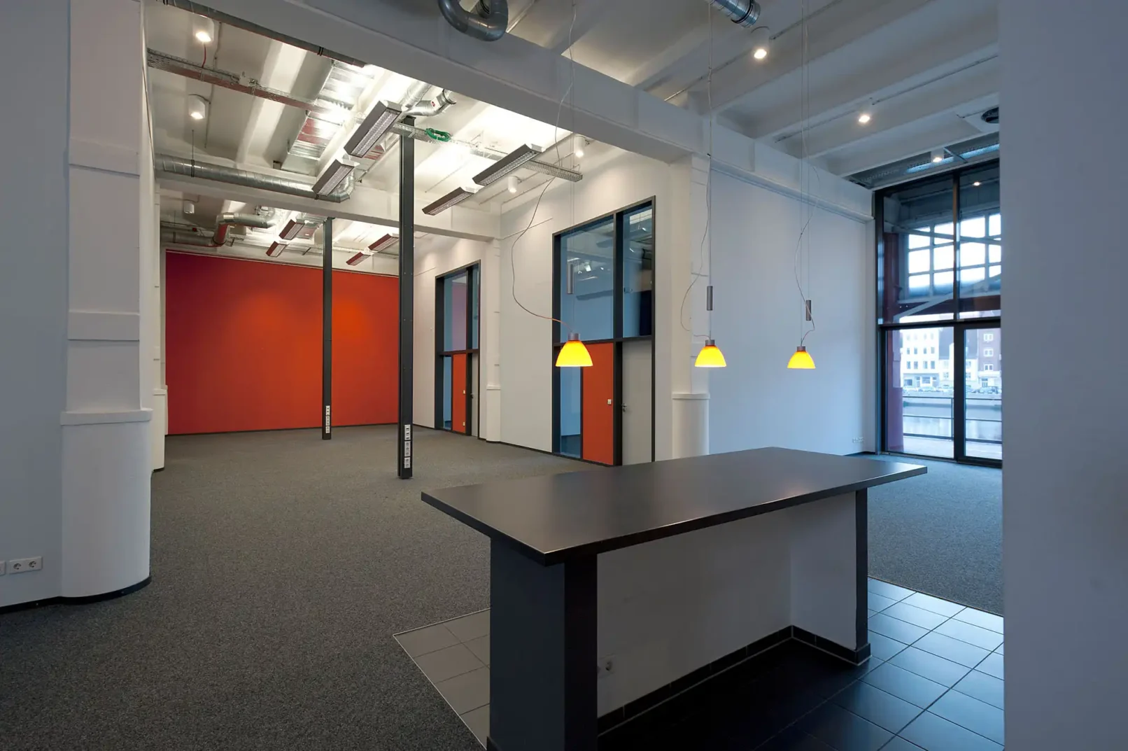 groepper architekten referenz gewerbebau 04 media docks museumshafen foyer