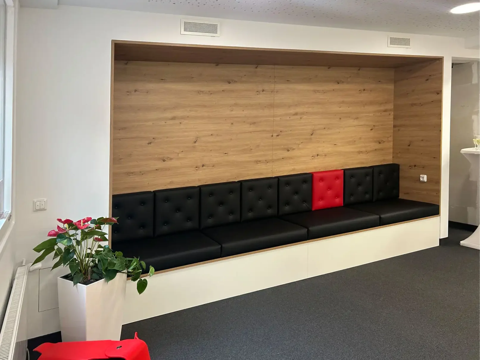 groepper architekten referenz gewerbebau 04 trave falkenstrasse empfang wartebereich