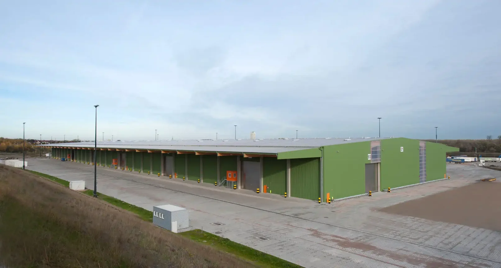 groepper architekten referenz industriebau 02 lpa forstprodukteterminal skandinavienkai aussen