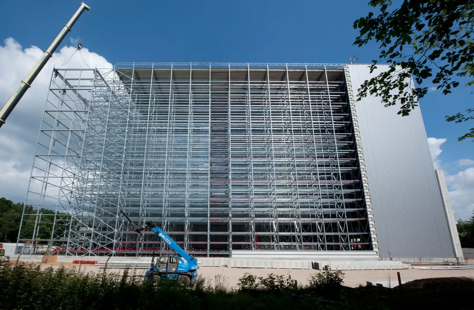 groepper architekten referenz industriebau 03 pelz hochregallager fassadenmontage