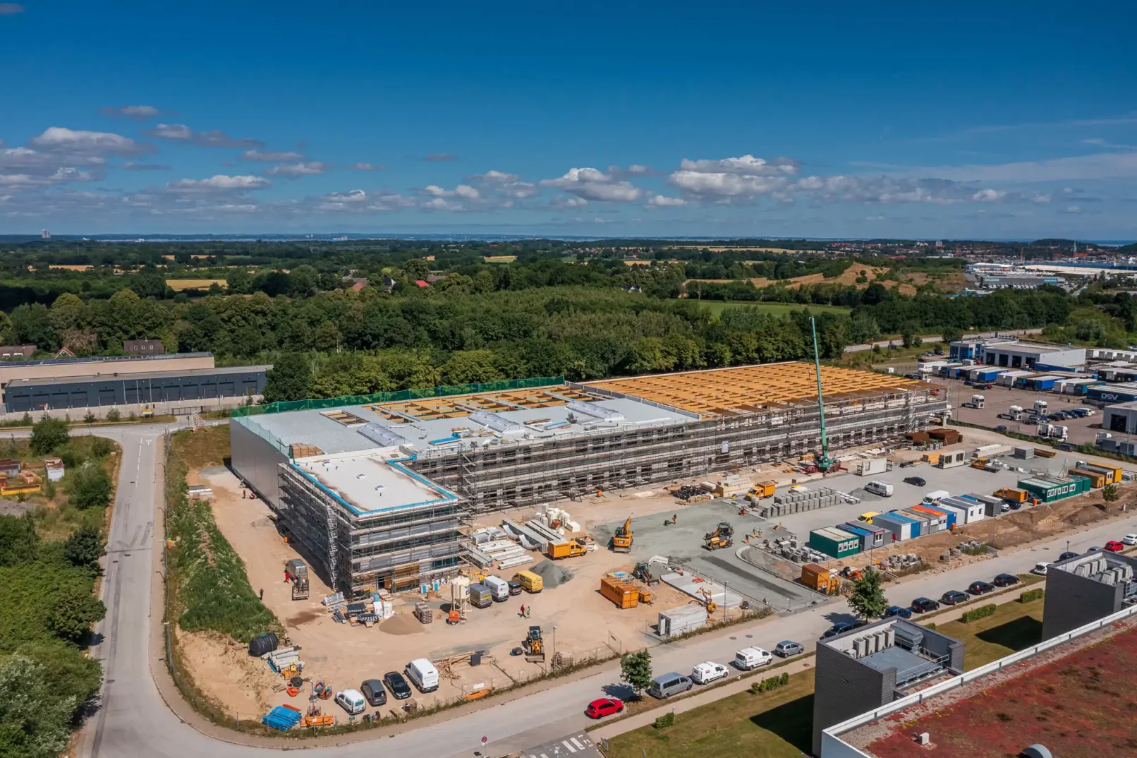 groepper architekten referenz industriebau 03 spedition bruhn holzdachtragwerk fassadenarbeiten