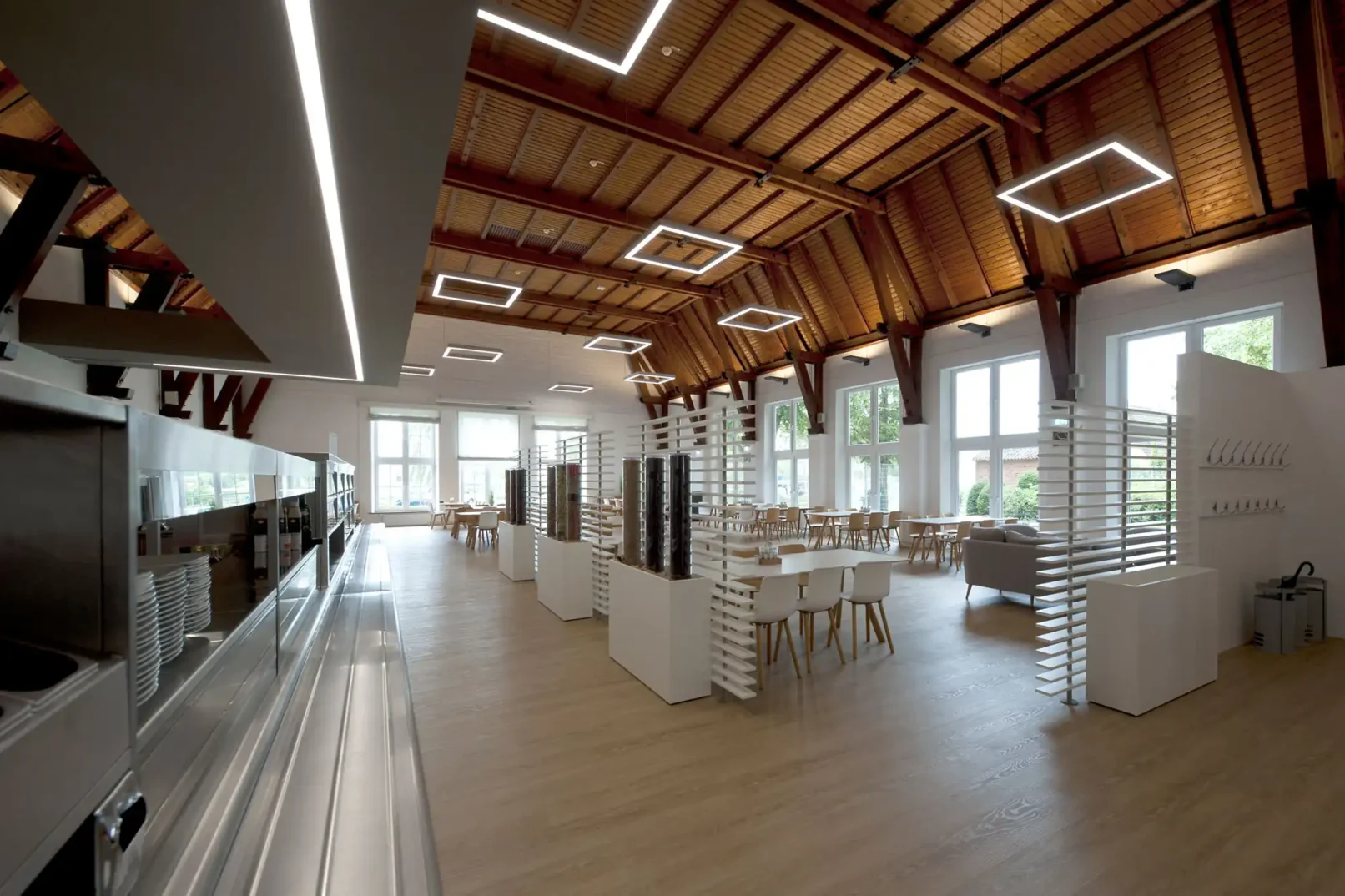 groepper architekten referenz industriebau 06 hela produktionshallen kantine tresen