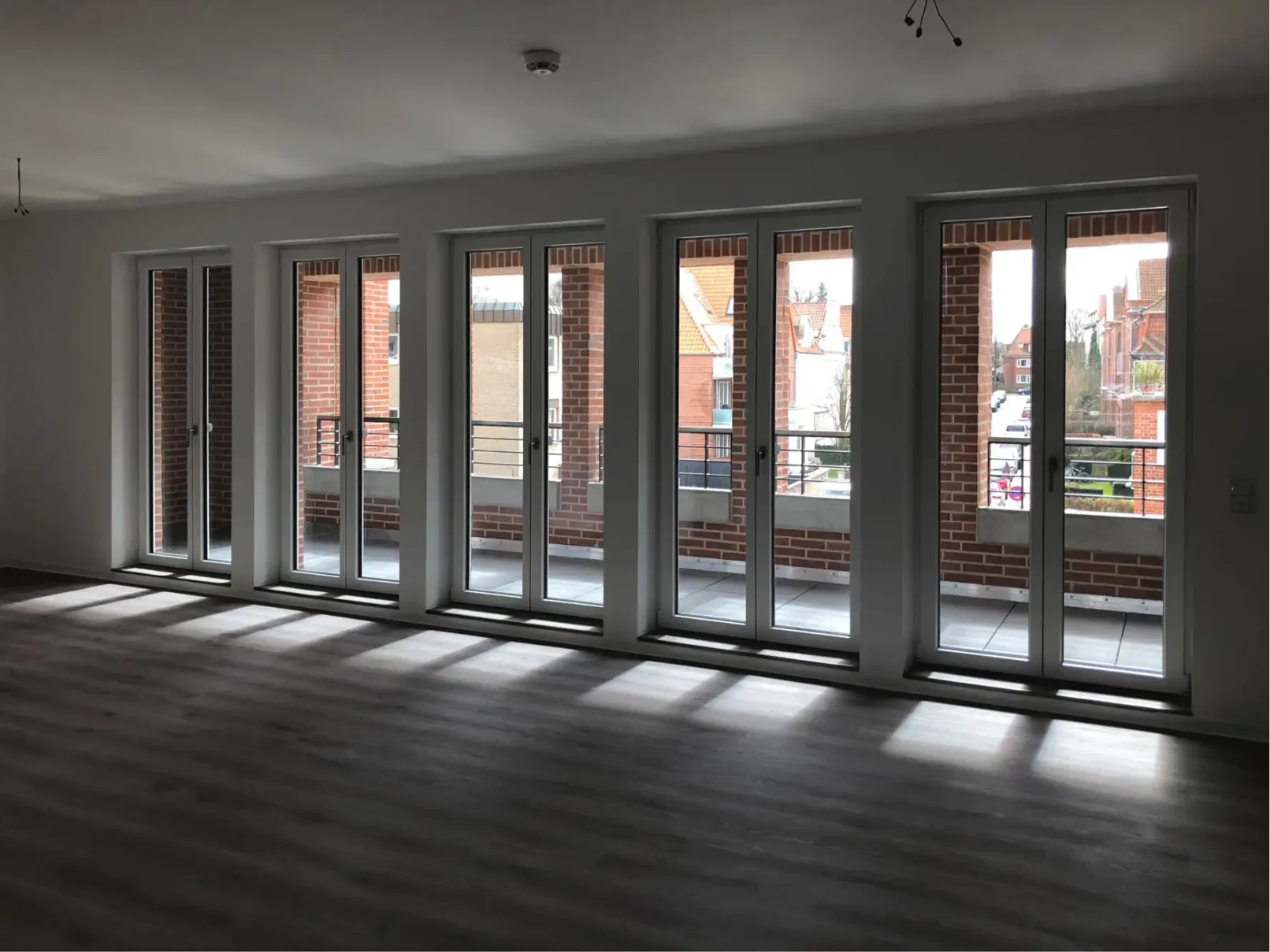 groepper architekten referenz wohnungsbau luebeck 03 trave strohkatenstrasse fensterelemente loggia