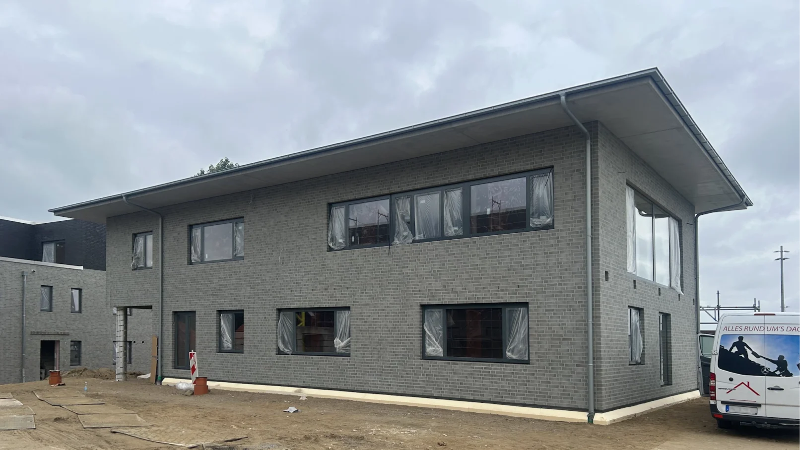 groepper architekten referenz gewerbebau bertold moeller buerogebaeude südfassade